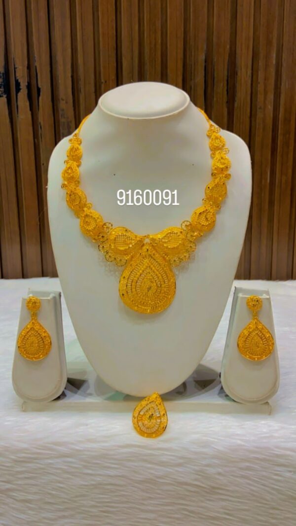 gold platted bijoux jewellery set for women